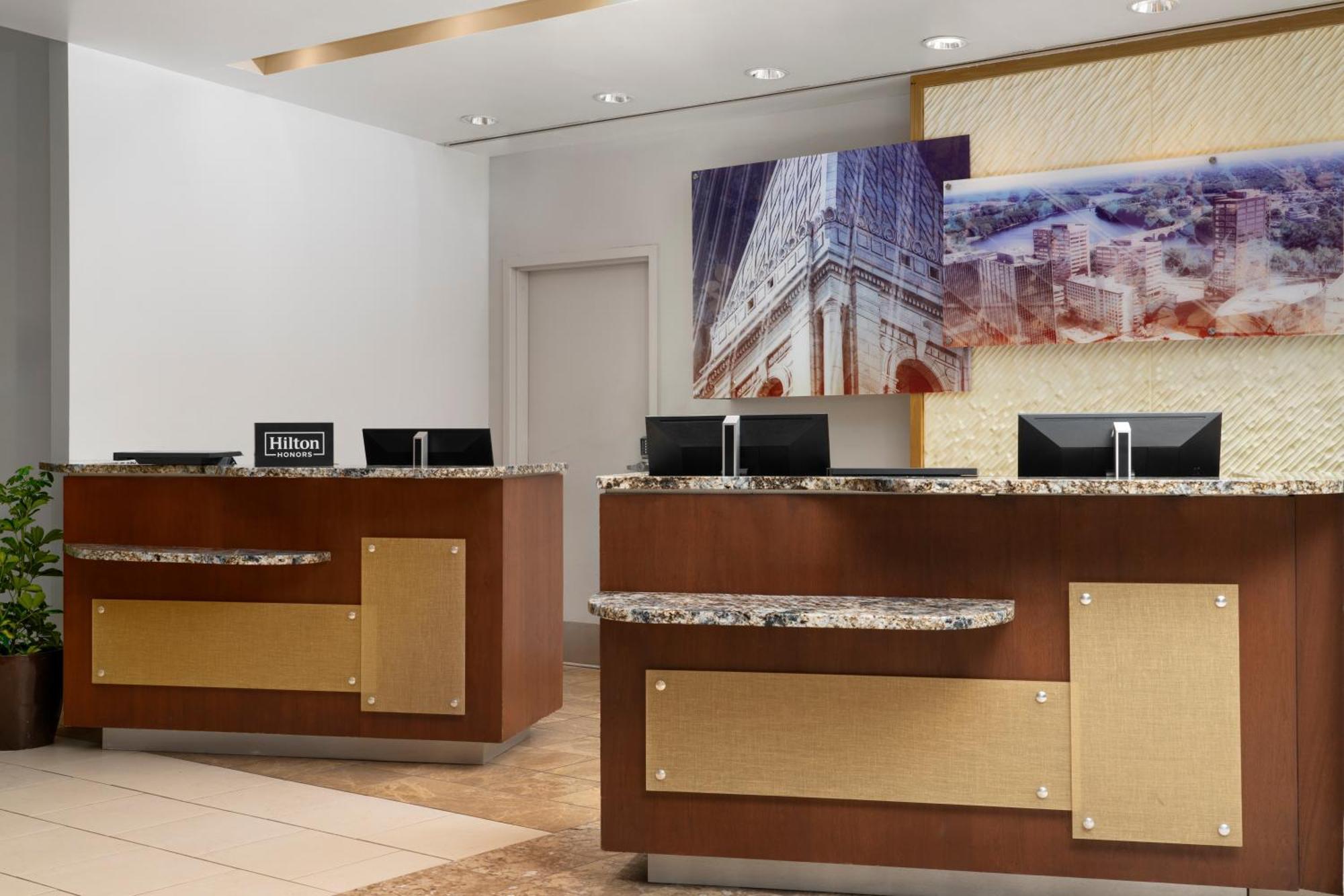 Hotel Doubletree By Hilton Hartford Downtown Esterno foto