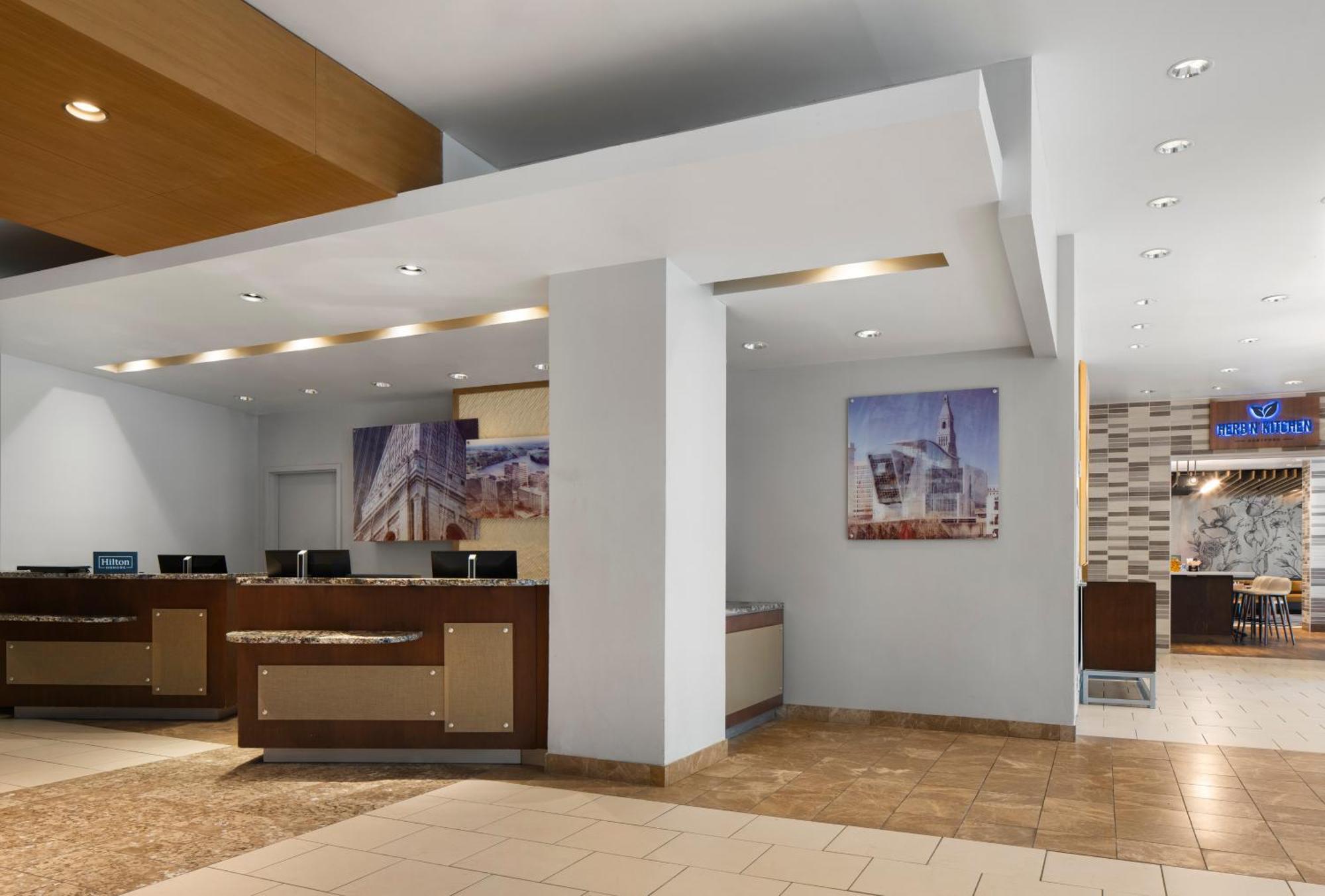 Hotel Doubletree By Hilton Hartford Downtown Esterno foto