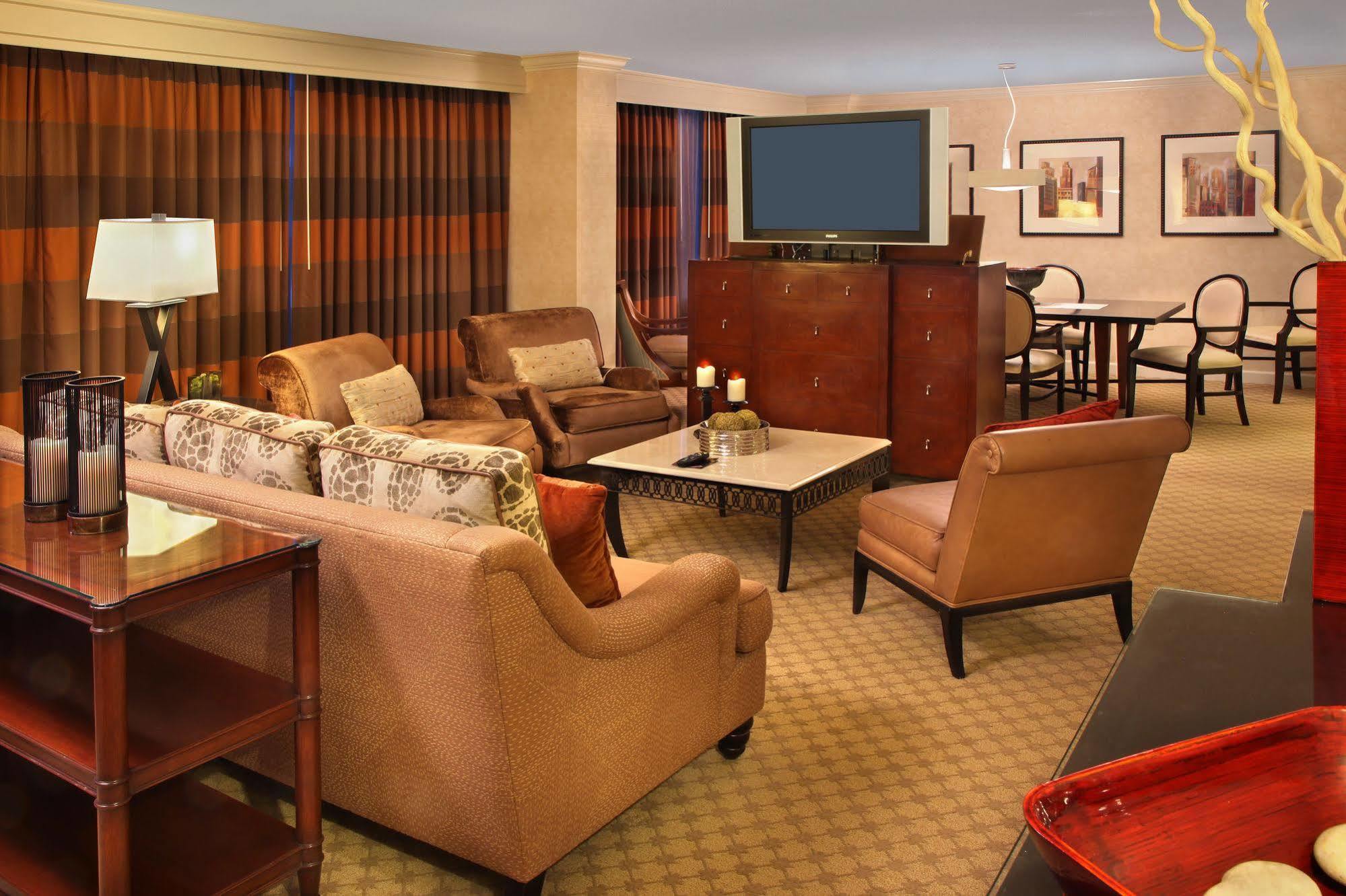 Hotel Doubletree By Hilton Hartford Downtown Esterno foto