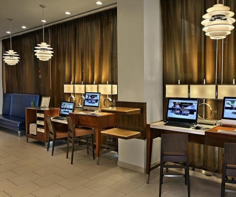 Hotel Doubletree By Hilton Hartford Downtown Esterno foto
