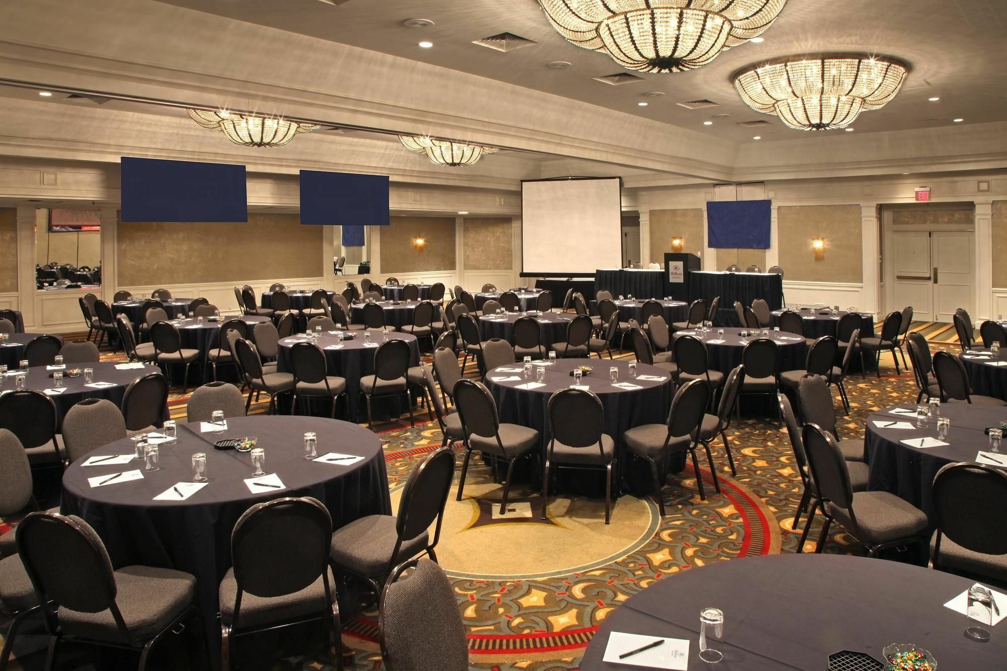 Hotel Doubletree By Hilton Hartford Downtown Servizi foto